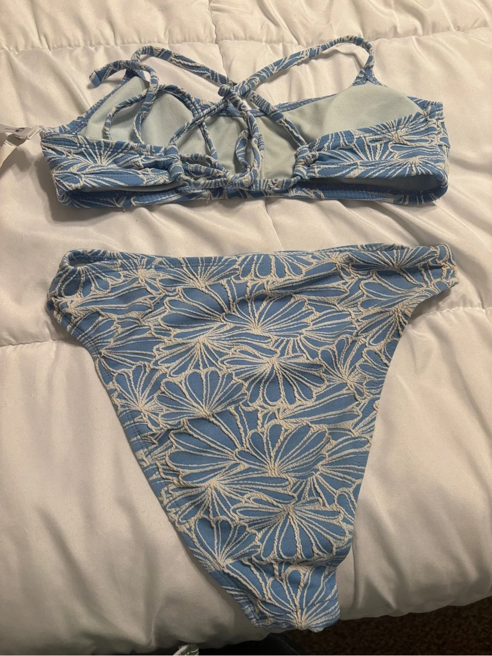 Cupshe Bikini - Picture 2 of 4